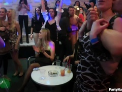 Leie, Grosser schwanz, Schwarz, Braunhaarige, Cfnm, Gruppe, Handjob, Strümpfe