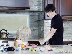 Tetas grandes, Mamada, Madres para coger, Perforación, Pov, Coño, Cabello corto, Tatuaje