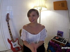 Hot Lesbian 4Way Has Them Squirting - Brunette and blonde girlfriends sharing toy