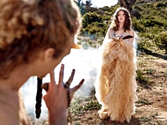 Gros cul, Grosse bite, Sucer une bite, En levrette, 2 femmes 1 homme, Seins naturels, Adolescente, Nénés