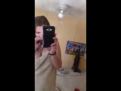 Hot white girl shows off her body on Periscope