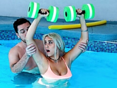 Wohlbeleibte schöne frauen, Grosser arsch, Grosse titten, Blasen, Hundestellung, Handjob, Natürlichen titten, Tätowierung