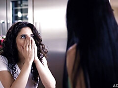 Большая жопа, Поцелуи, Лесбиянка, Лизание, Белье, Мастурбация, Киски, Сиськи