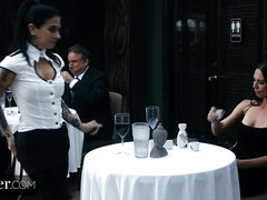 Sadomasoquismo, Mamada, Garganta profunda, Corridas faciales, Fetiche, Látex, Trio, Tetas