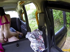 69, Cul à la bouche, Sucer une bite, En levrette, Doigter, Chatte, Lécher le sphincter, Mouillée