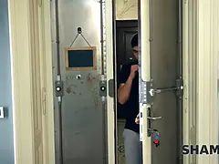 Bizarr, Geschnappt, Geile alte tussi, Paar, Hd, Reif, Schreiend, Strümpfe