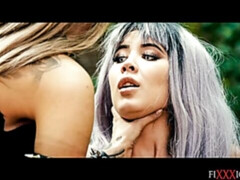 Grote mammen, Dominatie, Lesbisch, Likken, Buiten, Kut duiken, Mager, Tieten likken