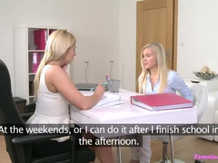 Amateur, Engañando, Pareja, Hembra, Penetracion con dedos, Lamidas, Oficina, Coño