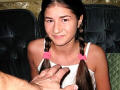 Amateur, Grosse bite, En levrette, Seins naturels, Rasée, Maigrichonne, Adolescente, Nénés