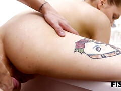 Tetona, Pareja, Fetiche, Penetracion con puños, Sexo duro, Tetas naturales, Pequeña, Tatuaje