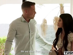 Sucer une bite, Brunette brune, Hd, Léchez, De plein air, Chatte, Timide, Nénés