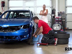 Красивые, Грудастые, Постарше, Европейки, Милф, Натуральные сиськи, Лизание жопы, Тату