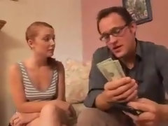 Baby sitter, Éjaculer dans la bouche, Rousse roux, Maigrichonne, Nénés