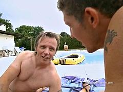 Anaal, Blond, Pijpbeurt, Sperma shot, Groep, Hardcore, Orgie, Tieten likken