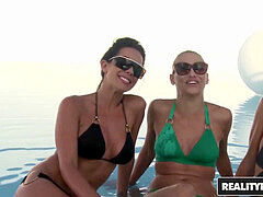 In den arsch, Küssen, Lesbisch, Arsch lecken, Jungendliche (18+), Flotter dreier