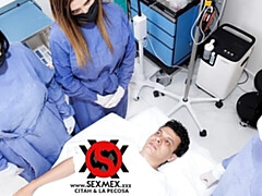 18 jaar, Grote kont, Grote lul, Grote mammen, Hondjeshouding, 1 man 2 vrouwen, Mager, Tiener