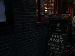 お尻, フェラチオ, 茶髪の, 中出し, 彼女, 毛深い, なめる, オマンコ