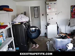 Brunette brune, Preservatif, Faciale, Hd, Naine, Seins naturels, Adolescente, Nénés