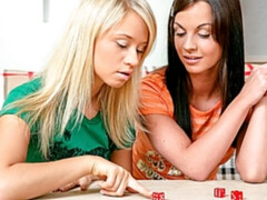 Anaal, Kont, Blond, Vingeren, Lesbisch, Geschoren, Strippen, Speelgoed