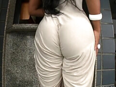 Exotic chick Maricella shows off her gorgeous round bottom
