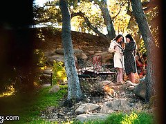 Gruppe, Hardcore, Hd, Lesbisch, Natürlichen titten, Muschi, Weibliche ejakulation, Flotter dreier