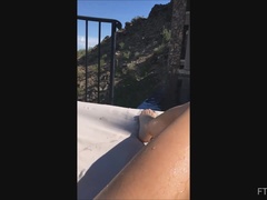 Танцы, Массаж, Мастурбация, Оргазм, На публике, Соло, Игрушки