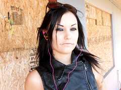 Красотки, Большая жопа, Брюнетки, Мастурбация, На природе, Бритые, Соло