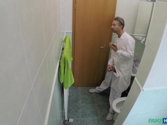 フェラチオ, イく瞬間, 医者, 顔射, なめる, 看護婦, オマンコ, スパンキング