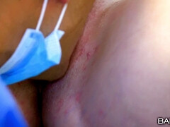 ブロンド, なめる, 淫乱熟女, 母, 自然山雀, 磨き, オマンコ, ユニフォーム