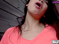 Amateur, Sucer une bite, Tir de sperme, Branlette thaïlandaise, Fille latino