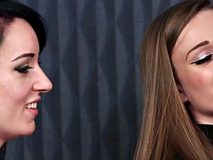 美女, デカチン, ブロンド, 茶髪の, 着衣女と全裸男, ヨーロピアン, オナニー, 三人