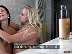 Ванна, Пальцем, Подружка, Лизание, Киски, Душ, Влажная