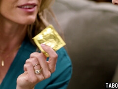 Grosser schwanz, Blondine, Vollbusig, Schwanz, Familie, Mutti, Monster, Stiefmutter