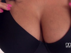 Grote mammen, Zwart, Laarzen, Fetisj, Frans, Spijkerbroeken, Kut duiken, Alleen