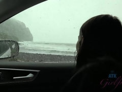 Braunhaarige, Freundin, Handjob, Orgasmus, Im freien, Pov, Muschi, Abendanzug