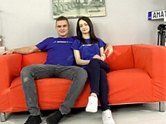 Grote lul, Pijpbeurt, Bruinharig, Klein, Kut duiken, Mager, Tiener, Tieten likken