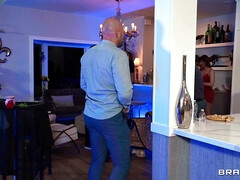 Amerikaans, Lieveling, Grote mammen, Pijpbeurt, 1 man 2 vrouwen, Feest, Trio, Strak