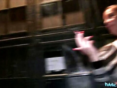 Amateur, Sucer une bite, Tir de sperme, En levrette, Branlette thaïlandaise, Pov, Public, Avaler