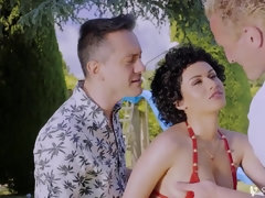 Жопа, Большая жопа, Минет, Член, Хд, Милф, На природе, Втроем