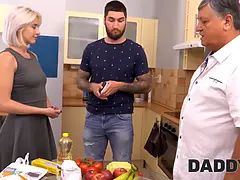 Mooie dikke vrouwen, Blond, Gevangen, Bedriegen, Man die toekijkt, Daddy, Hd, Tiener