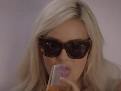 デカパイ, 浮気者, 大学生, バック, 異人種間, パーティ, プール, 馬乗り