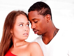 Sucer une bite, En levrette, Robe, Interracial, Seins naturels, Rasée, Maigrichonne, Nénés