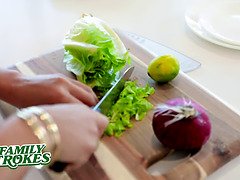 フェラチオ, イく瞬間, 手コキする, なめる, 淫乱熟女, 母, オマンコ, 義母