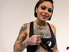 Braunhaarige, Latina, Erotischer film, Tätowierung