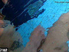 Amateur, Couple, Piscine, Public, Chatte, Maigrichonne, Nénés, Sous marin
