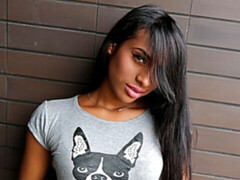 Gros cul, Sucer une bite, En levrette, Fille latino, Seins naturels, Culottes ou slips, Dénudage, Adolescente