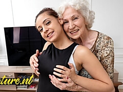 18 años, Cunnilingus, Lamer culo, Tetona, Besar, Lesbiana, Coño, Adolescente