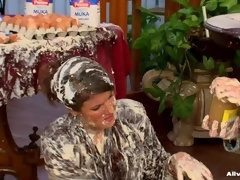 茶髪の, 食べ物, ヌード, サテン, 濡れ