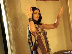 Брюнетки, Индианки, Милф