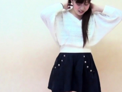 Hairy japanese ho pisses into paddling pool